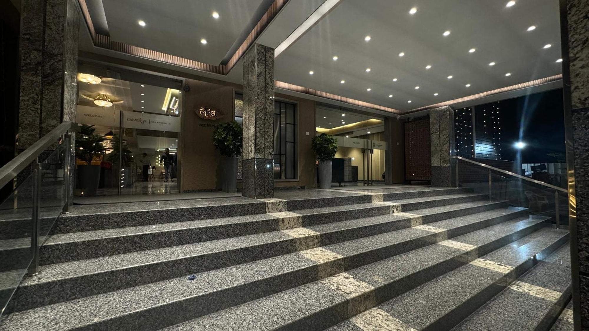 The Pavilion Park Resort 马莱冈 外观 照片