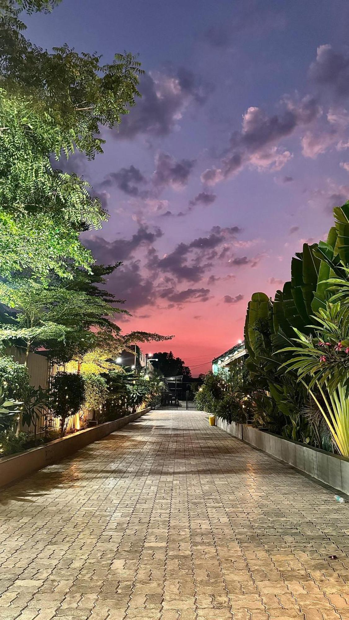 The Pavilion Park Resort 马莱冈 外观 照片
